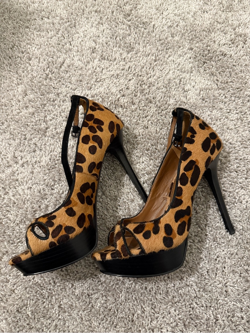 Zara Woman Cruise Collection Leopard Print Peep-Toe Platform Pumps